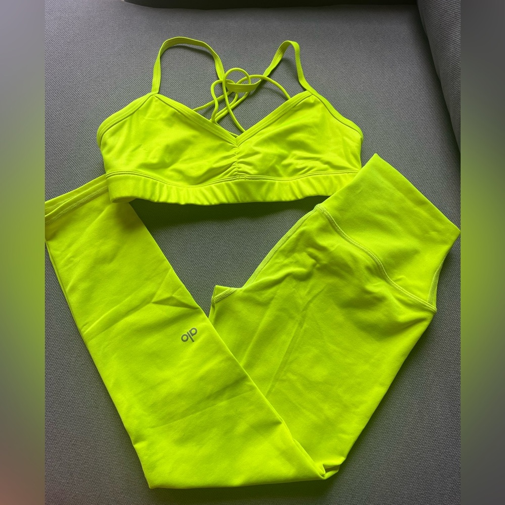 Alo Yoga Set